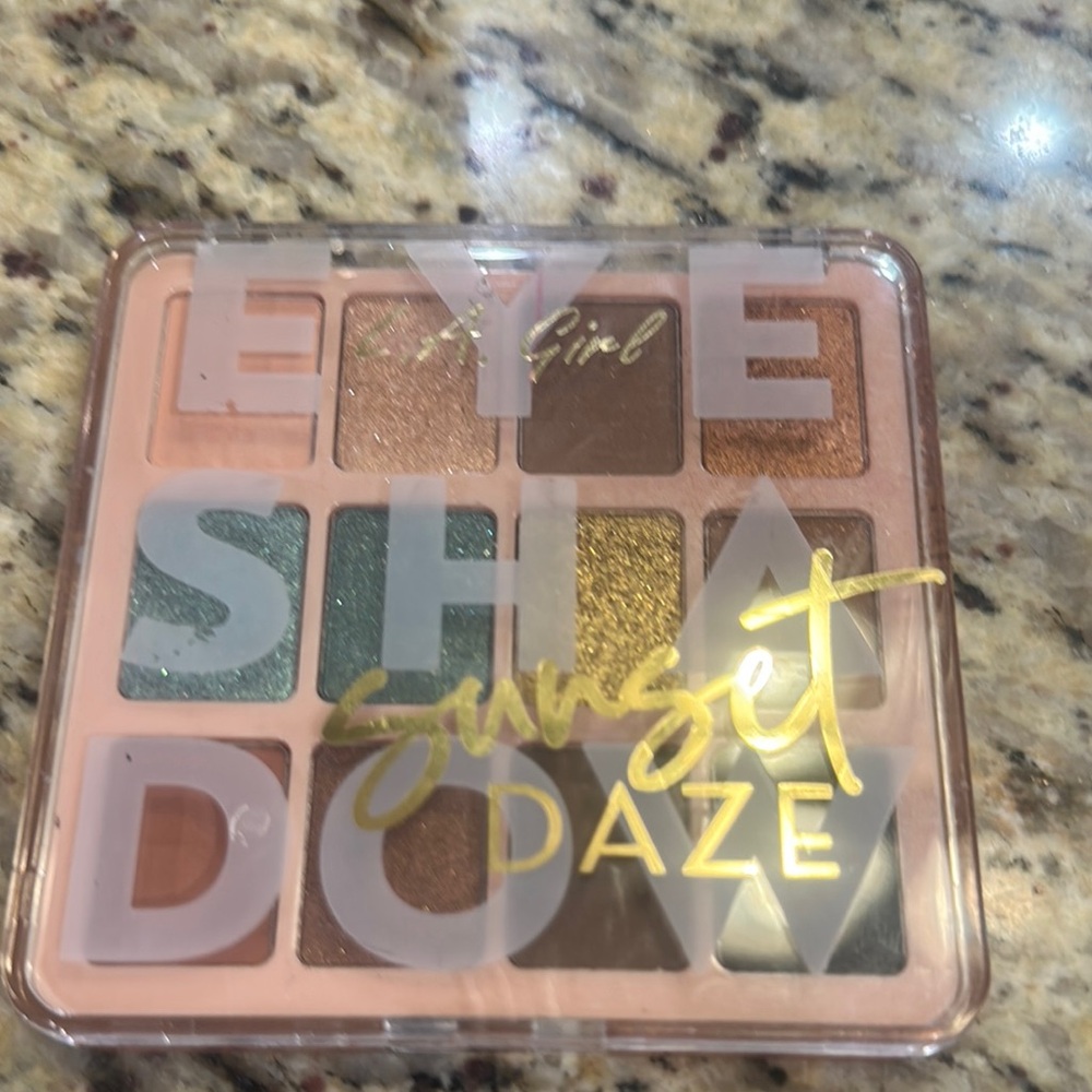 Sunset Daze Eyeshadow Palette